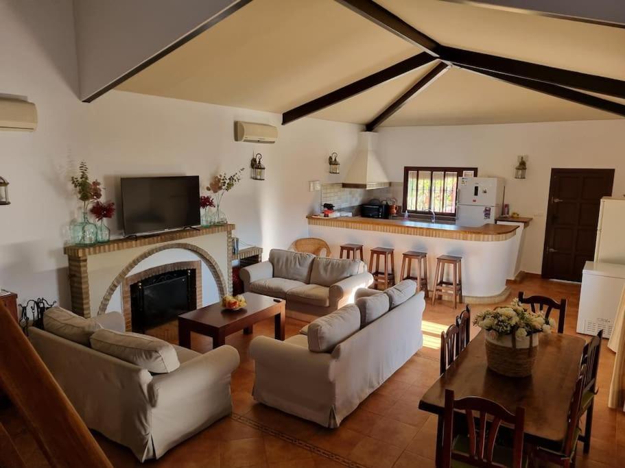 Finca Campo Alegre Villa Utrera Eksteriør billede